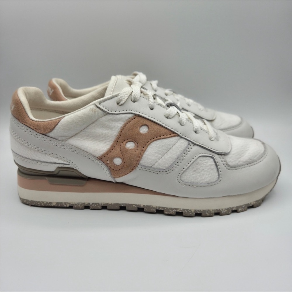 Saucony Women's White and Blush/Tan Retro Runner Sneakers